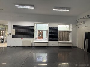 Lukratívny obchodný priestor v Centre Topolčian — foto 3