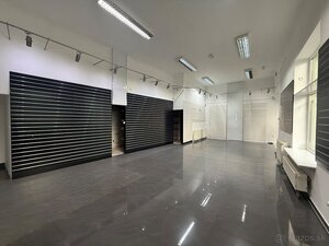 Lukratívny obchodný priestor v Centre Topolčian — foto 6