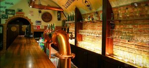 Zariadená piváreň, vináreň , bar, reštaurácia CENTRUM  MESTA — foto 2