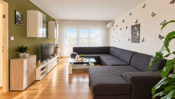 3-IZBOVÝ BYT V LUDANICIACH – 75 m², BALKÓN, GARÁŽ, ZÁHRADKA