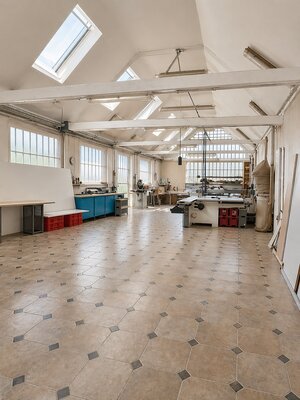 Rodinný dom  Velušovce: pozemok 3 670 m²+ stolárska dielňa — foto 3