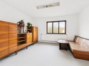 Rodinný dom  Velušovce: pozemok 3 670 m²+ stolárska dielňa — foto 4
