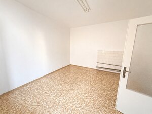 Rodinný dom  Velušovce: pozemok 3 670 m²+ stolárska dielňa — foto 6