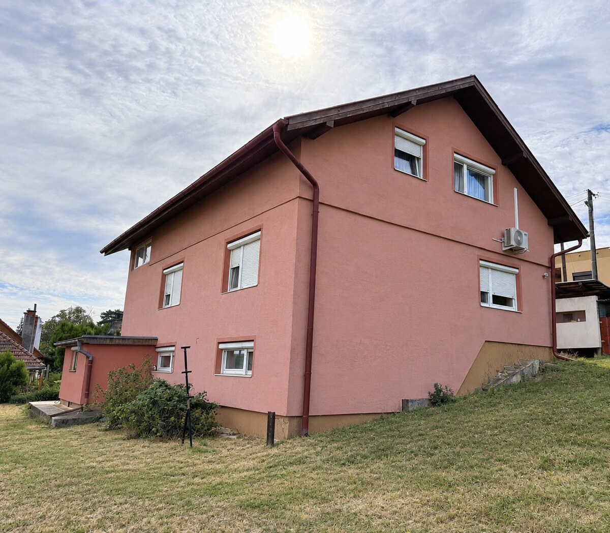 VEĽKORYSÝ DOM V KRUŠOVCIACH | 3 BYTOVÉ JEDNOTKY | 925 m² pozemok — foto 2