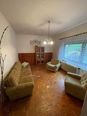 Miesto pre rodinný život – 4-izbový dom s garážou v Novej Bani. — foto 7