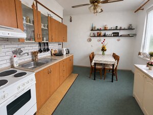 PRIESTRANNÝ 4-IZBOVÝ BYT V LUDANICIACH – 90 m², 3 BALKÓNY, PIVNICA — foto 5