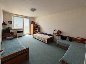 PRIESTRANNÝ 4-IZBOVÝ BYT V LUDANICIACH – 90 m², 3 BALKÓNY, PIVNICA — foto 7