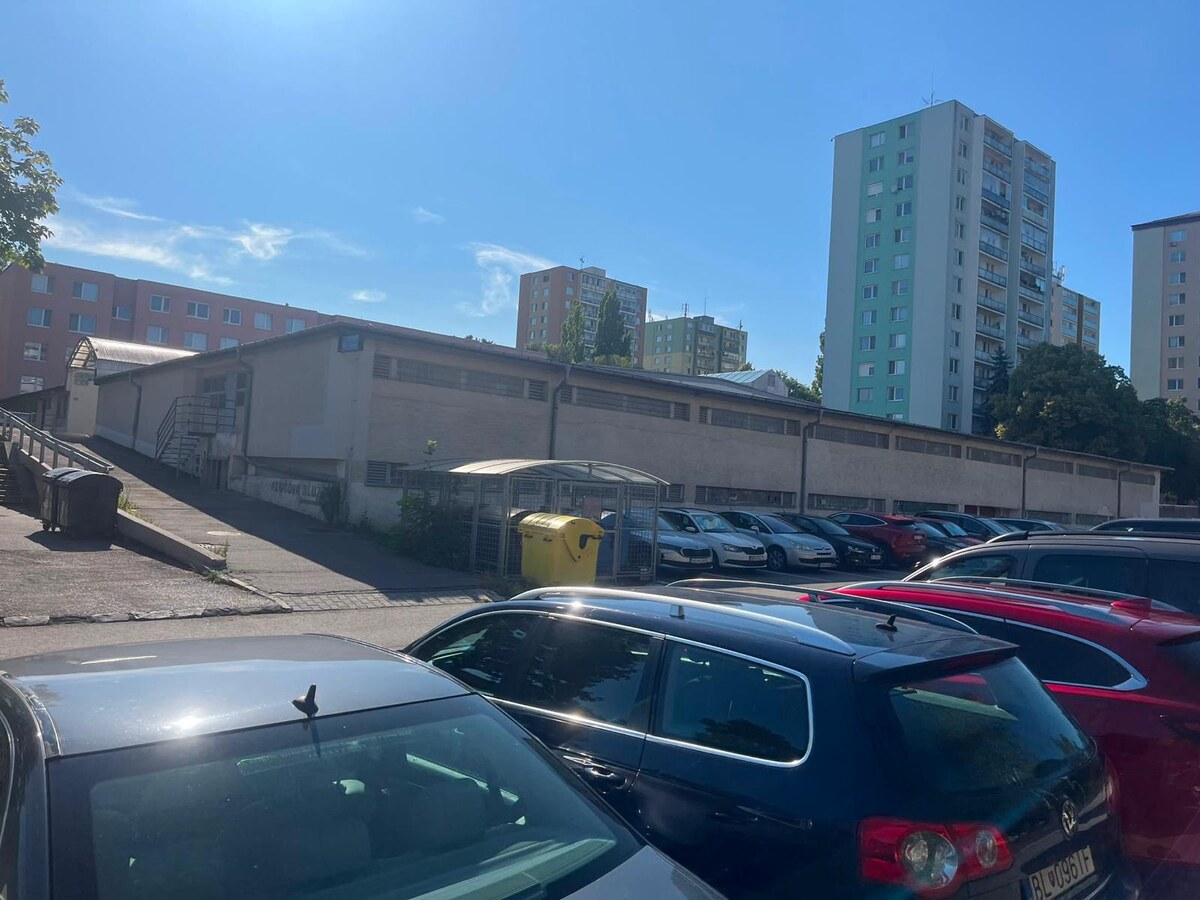 SLOVREAL - predaj garáže v Bratislave - Karlova ves — foto 3