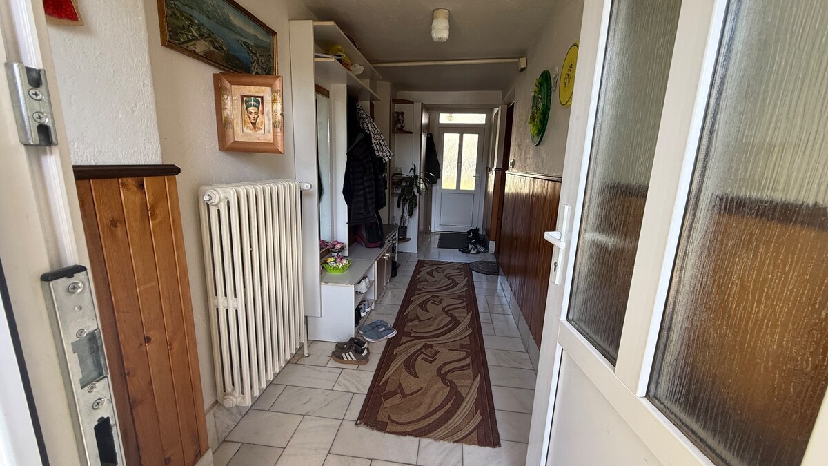 Priestranný dvojgeneračný rodinný dom v tichej lokalite obce Lutila — foto 4