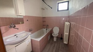 Priestranný dvojgeneračný rodinný dom v tichej lokalite obce Lutila — foto 8