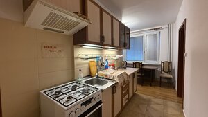 NA PREDAJ 3-IZBOVÝ BYT S DVOMA BALKÓNMI V NOVEJ BANI — foto 2