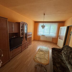 Poctivá tehla, priestor a ideálne 1. poschodie  Šahy — foto 13