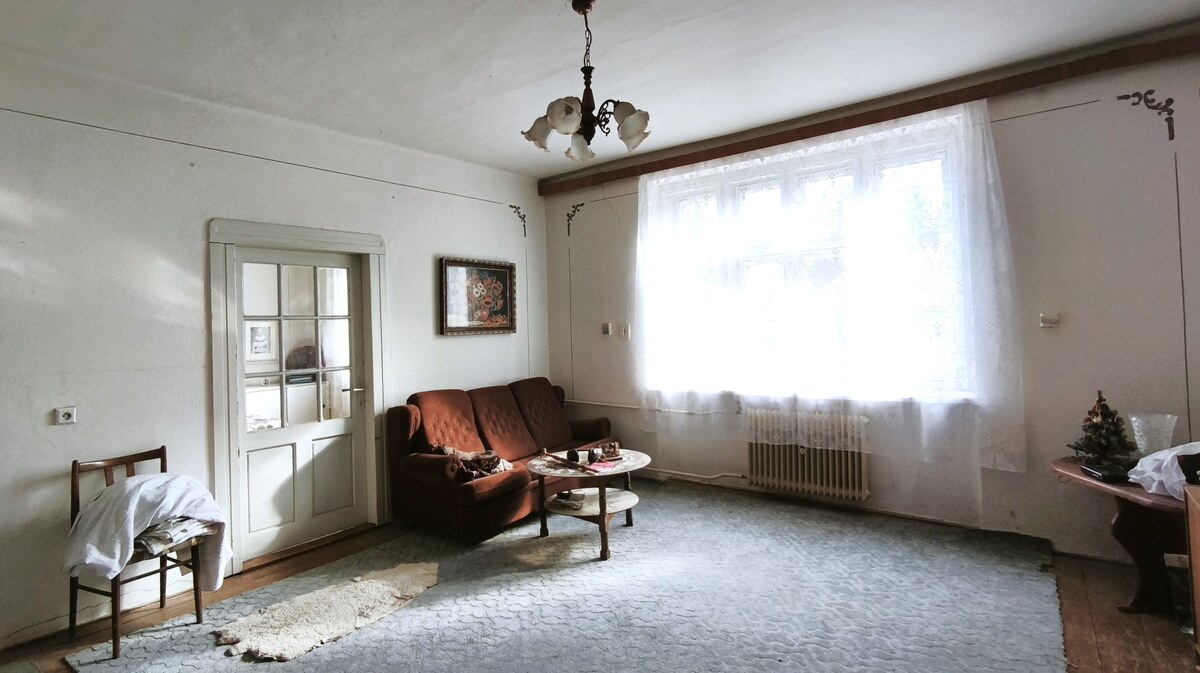 Veľkoryso riešený 4-bytový rodinný dom s letnou kuchyňou a hospodársko — foto 11