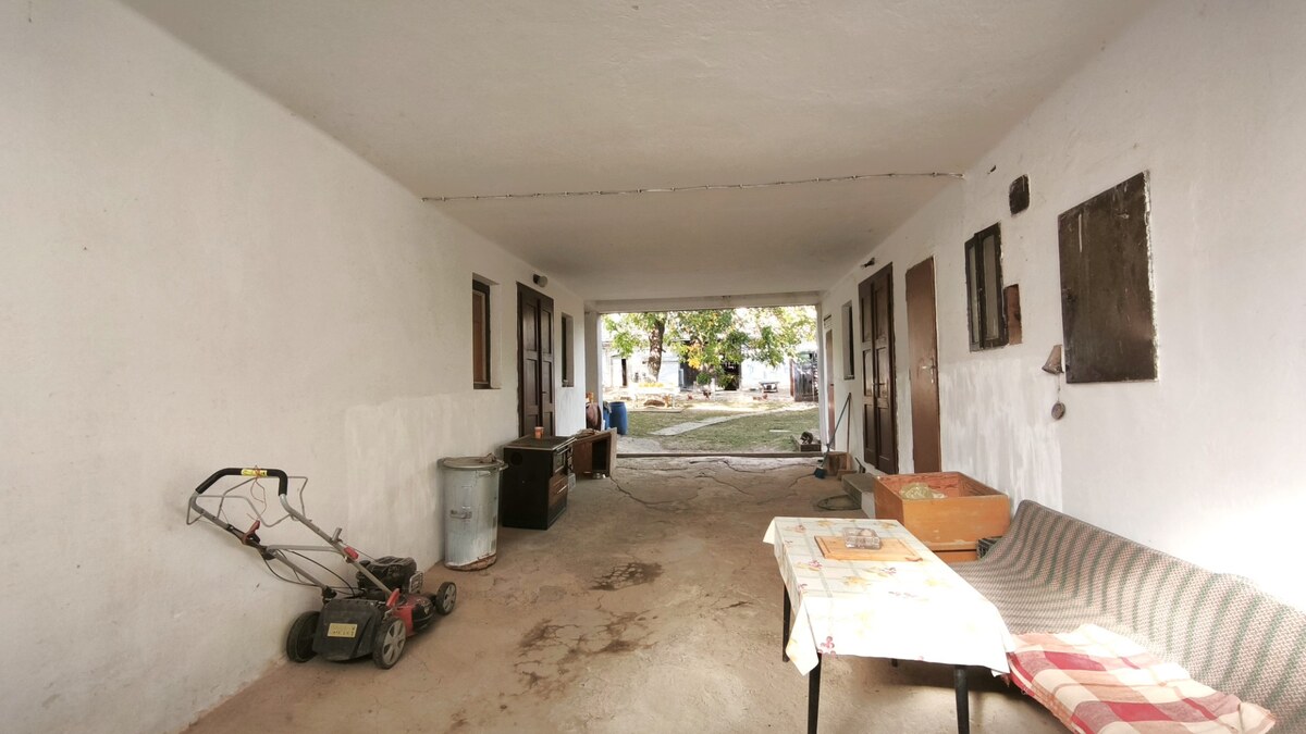 Veľkoryso riešený 4-bytový rodinný dom s letnou kuchyňou a hospodársko — foto 2
