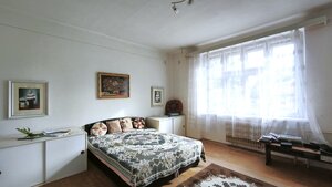 Veľkoryso riešený 4-bytový rodinný dom s letnou kuchyňou a hospodársko — foto 12