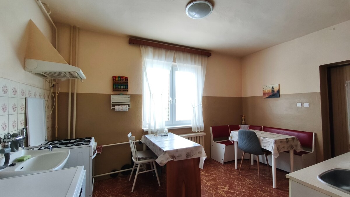 MIMORIADNE ZNÍŽENÁ CENA! Priestranný 6-izbový RD, Nenince, V. Krtíš. — foto 11