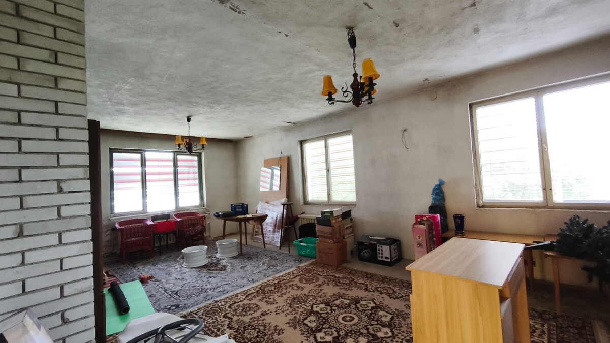 MIMORIADNE ZNÍŽENÁ CENA! Priestranný 6-izbový RD, Nenince, V. Krtíš. — foto 16