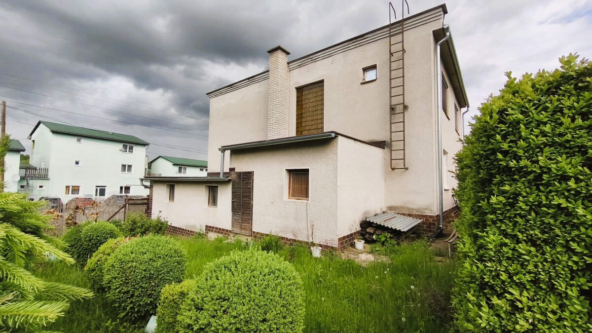 MIMORIADNE ZNÍŽENÁ CENA! Priestranný 6-izbový RD, Nenince, V. Krtíš. — foto 2