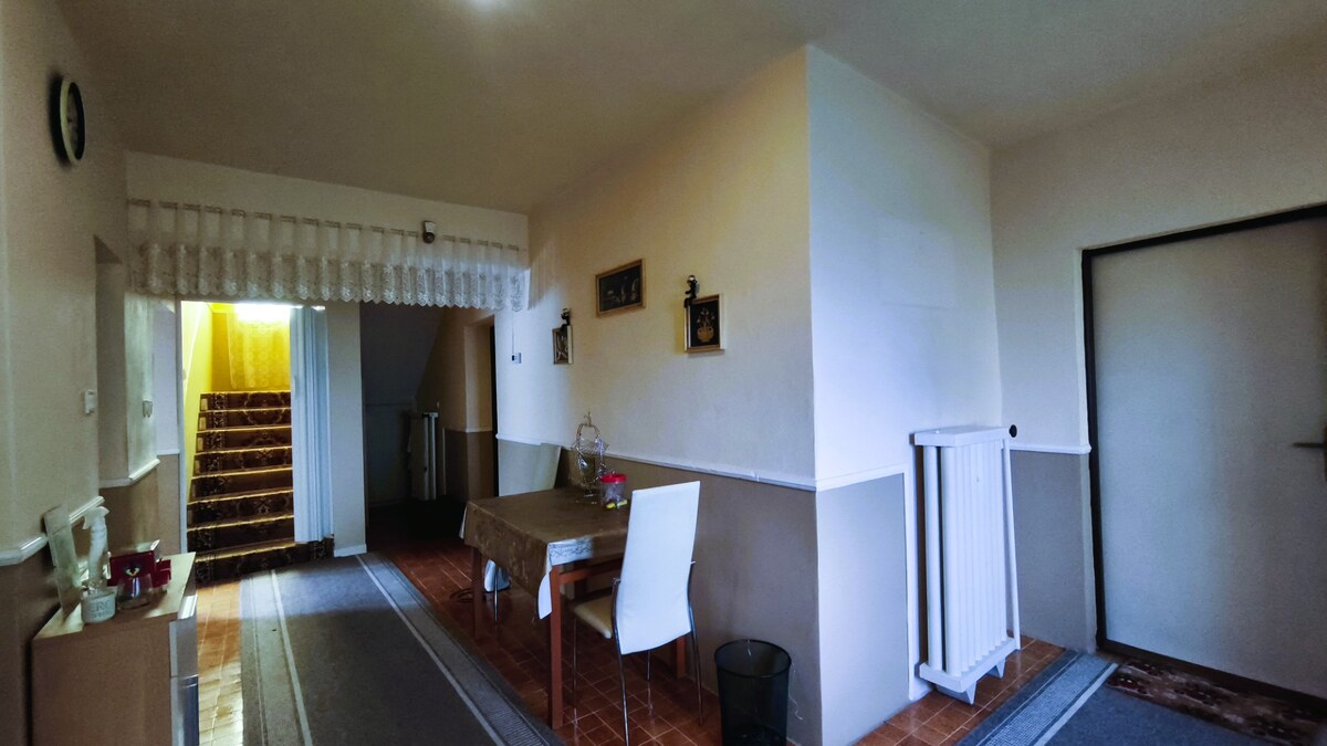 MIMORIADNE ZNÍŽENÁ CENA! Priestranný 6-izbový RD, Nenince, V. Krtíš. — foto 5