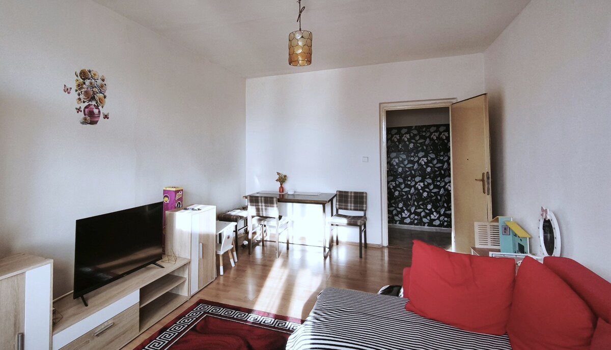 Znížená cena! 2,5-izbový byt s balkónom, Hviezdoslavova, V. Krtíš. — foto 2