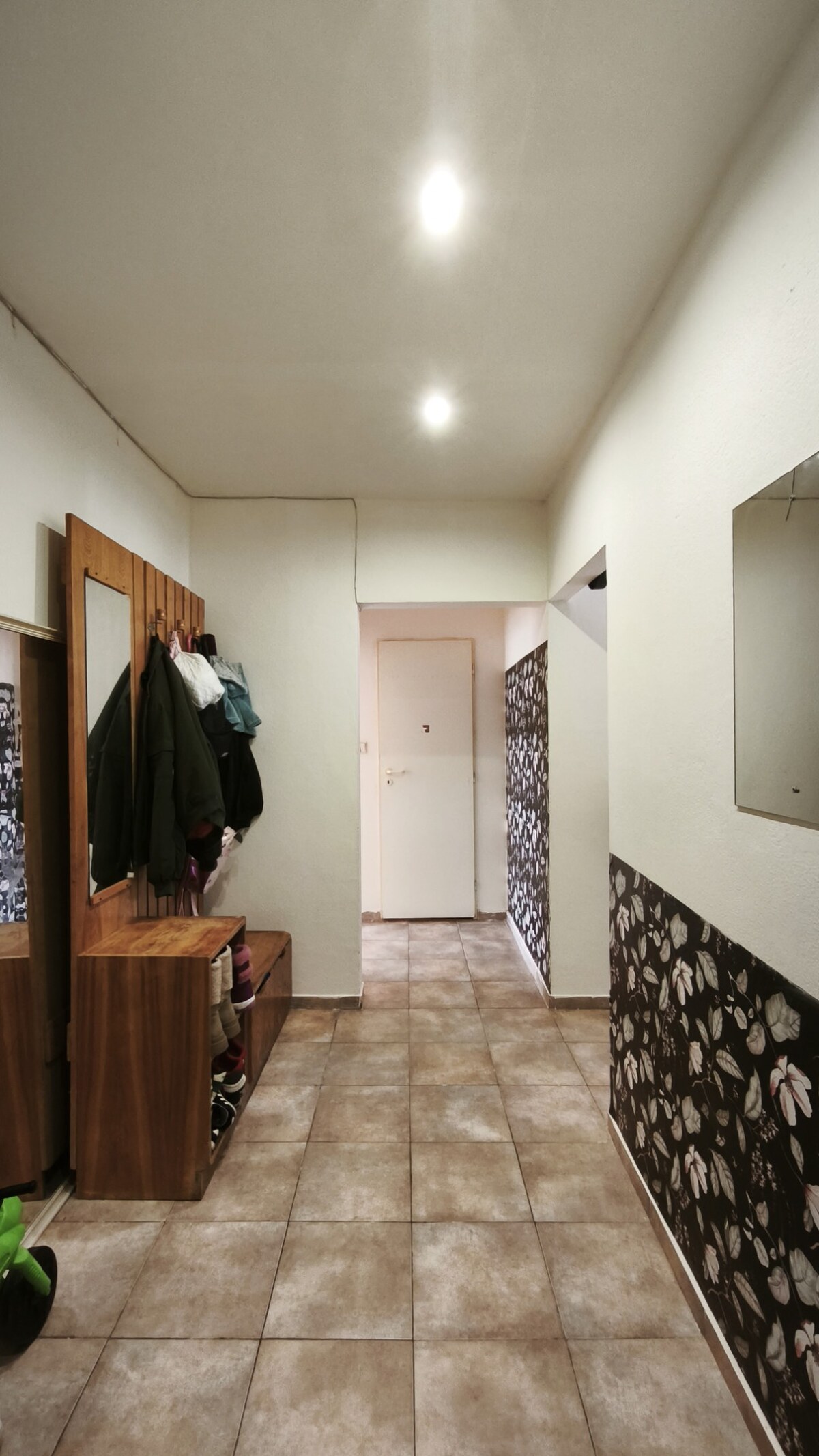 Znížená cena! 2,5-izbový byt s balkónom, Hviezdoslavova, V. Krtíš. — foto 3