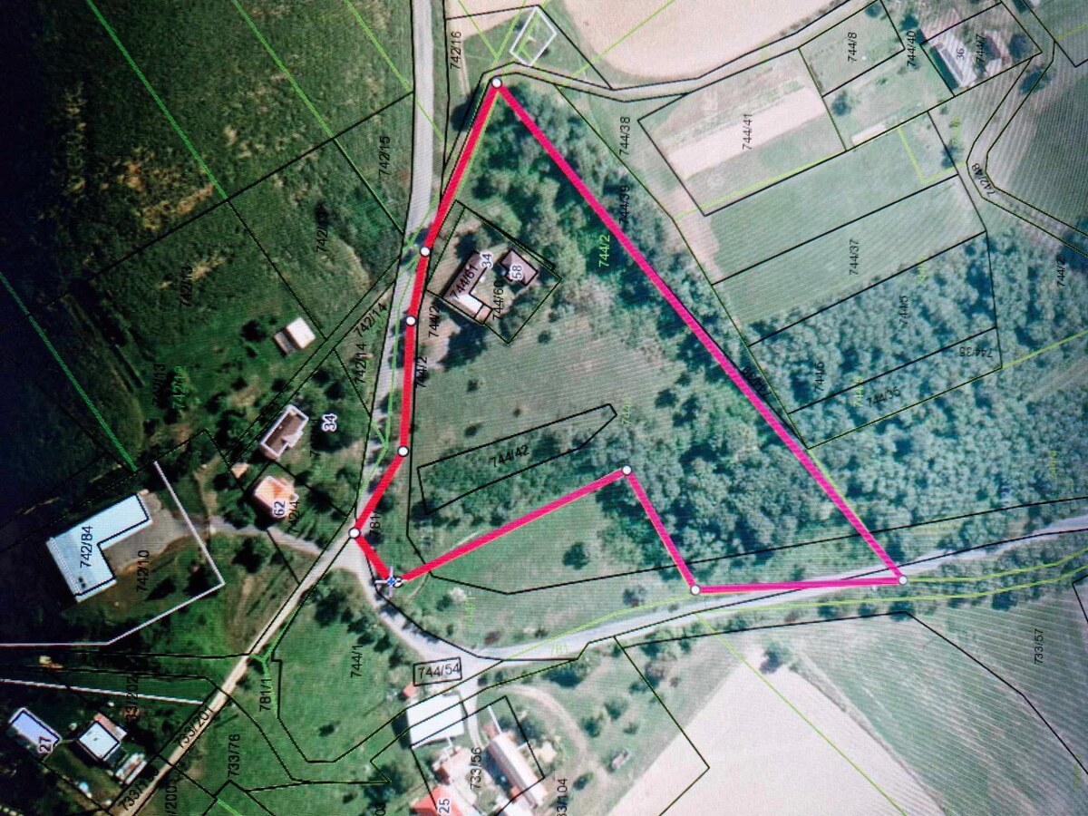 Dva vidiecke domy na pozemku 1,6ha D. Strehová (Prieloh), V. Krtíš. — foto 14
