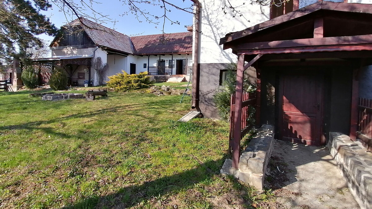 Dva vidiecke domy na pozemku 1,6ha D. Strehová (Prieloh), V. Krtíš. — foto 5