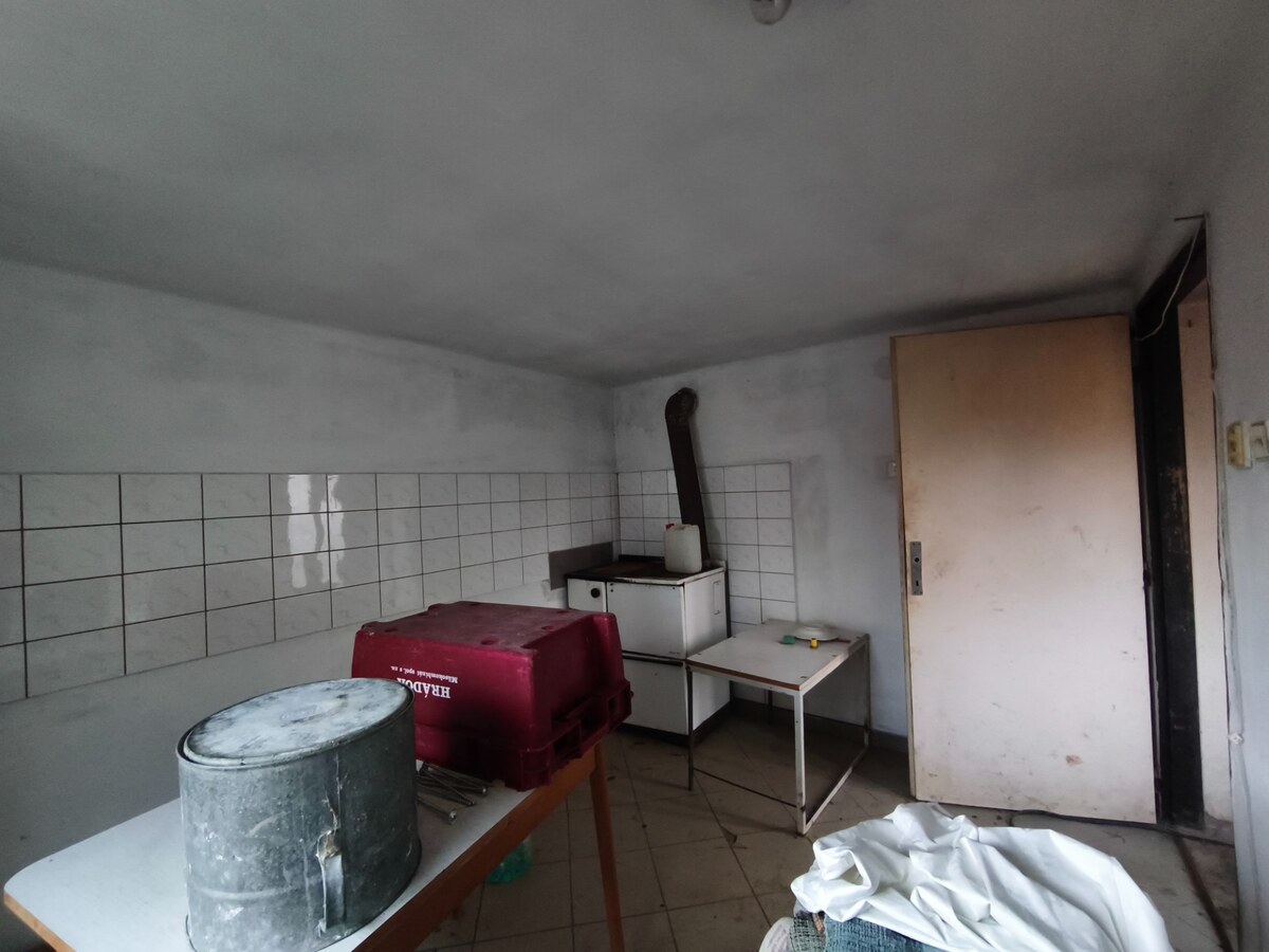 Farmárska usadlosť v osade Prieloh, okr. V. Krtíš. — foto 15