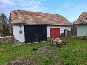 Farmárska usadlosť v osade Prieloh, okr. V. Krtíš. — foto 12