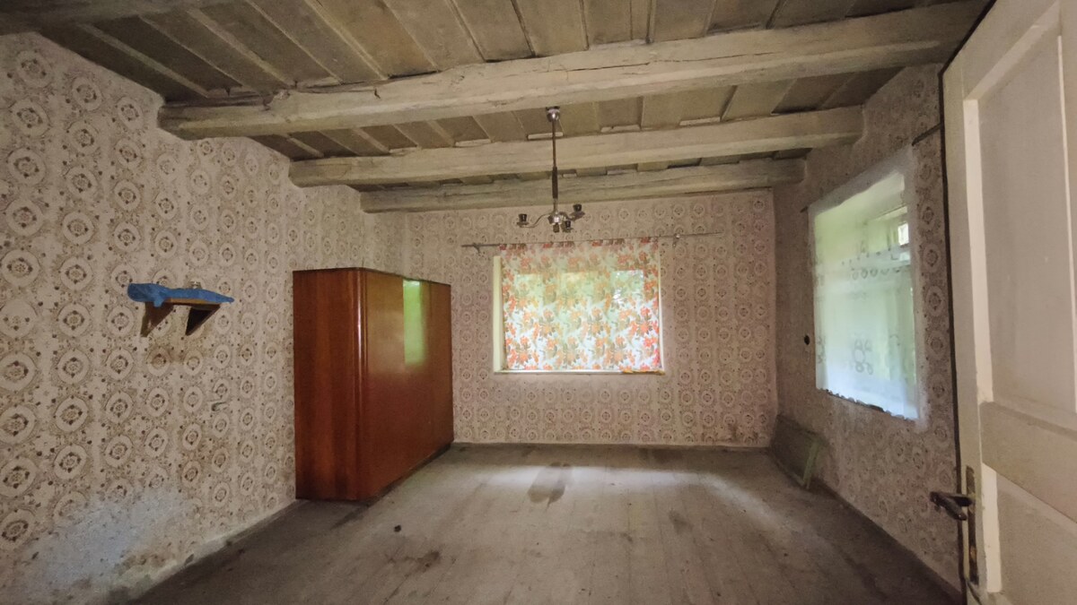 Kamenný vidiecky dom v obci Čelovce okres Veľký Krtíš. — foto 12