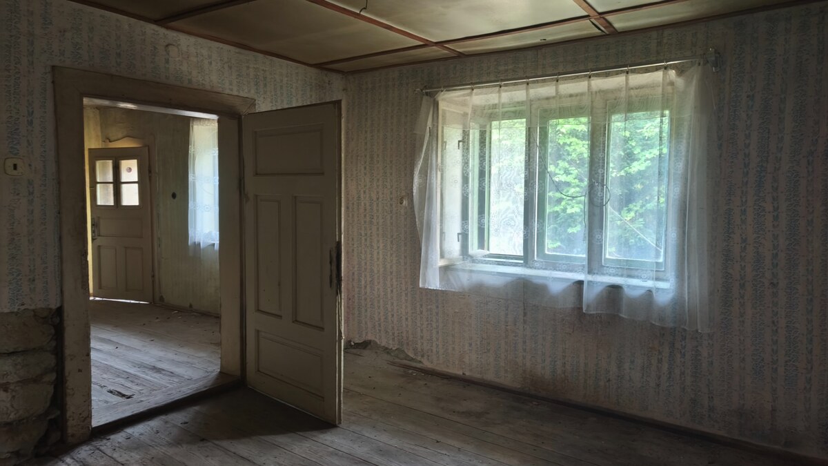 Kamenný vidiecky dom v obci Čelovce okres Veľký Krtíš. — foto 13