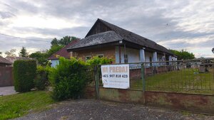 Starý kamenný RD v obci Opatovská Nová Ves, okr. V. Krtíš. — foto 1
