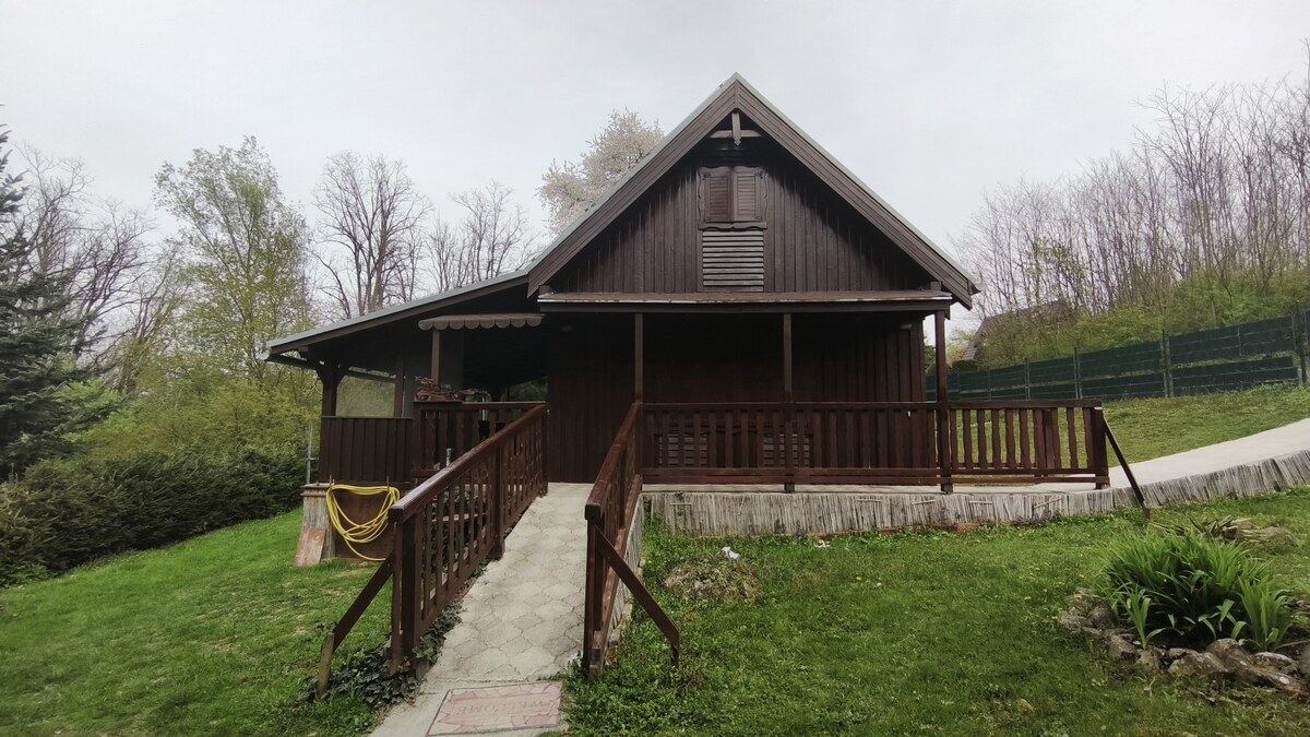 Znížená cena! Celoročne obývateľná chata pri Sklabinskom rybníku v okr — foto 3
