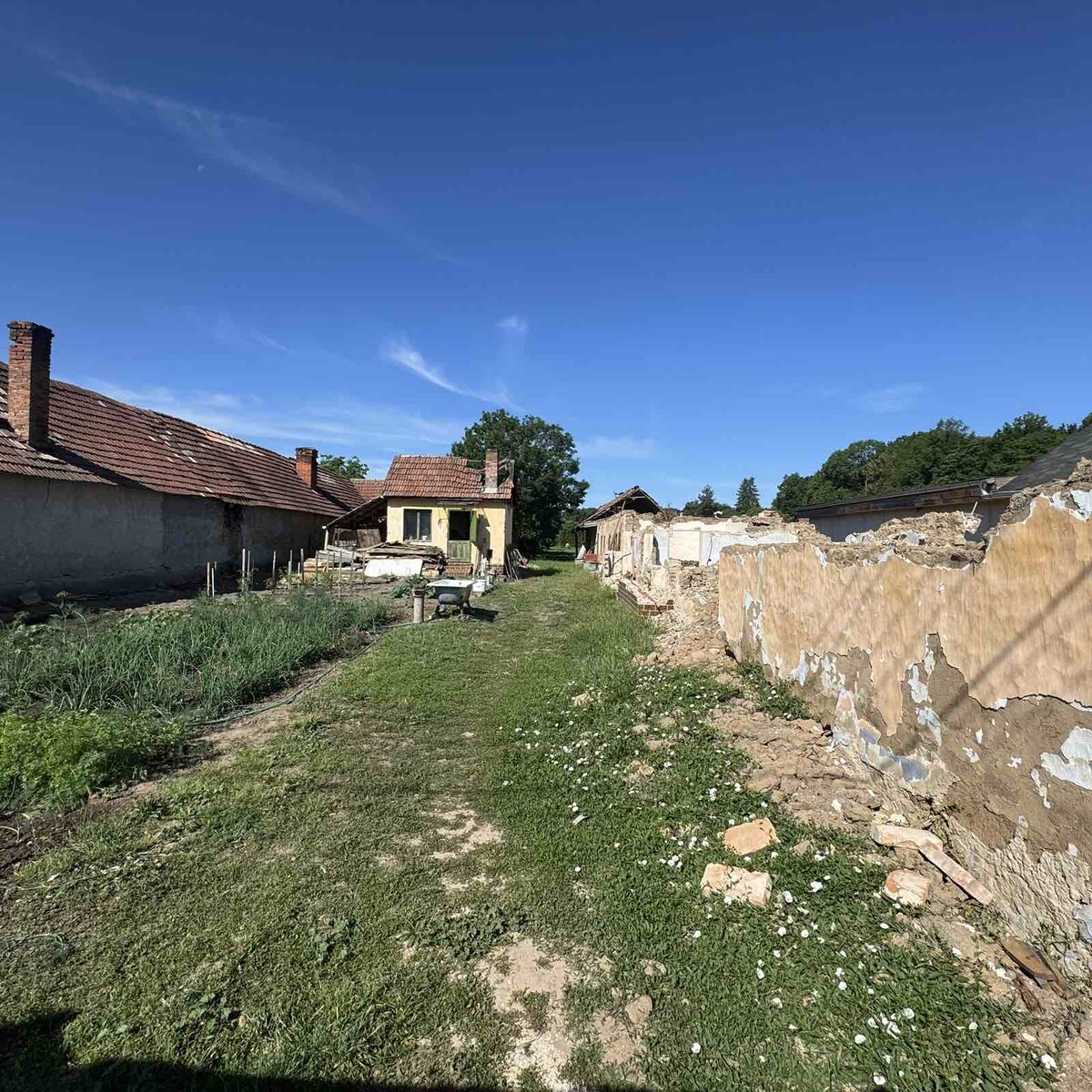 Stavebný pozemok 1719 m² s infraštruktúrou – Horné Semerovce (Dudince)