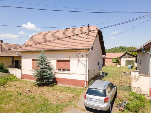 Vidiecka usadlosť (151 m²)  pozemkom 2642 m² v obci Ipolyvece HU