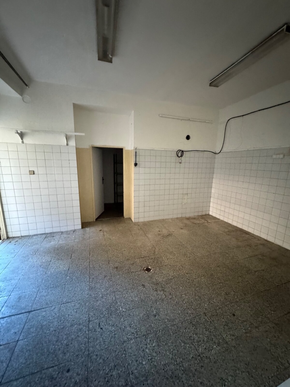 Obchodné priestory na predaj centrum mesta Šahy — foto 5