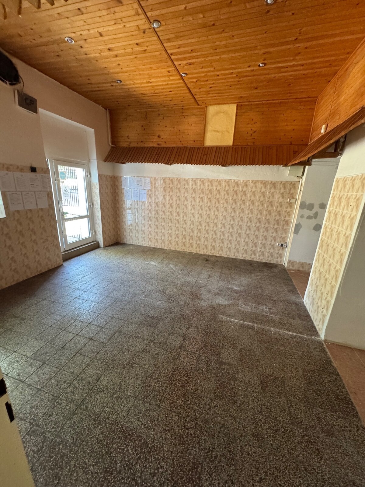Obchodné priestory na predaj centrum mesta Šahy — foto 8