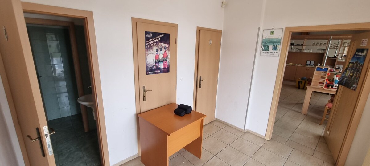 Nova cena Ponúkame vám na predaj alebo prenájom Polyfunkčnú budovu — foto 7