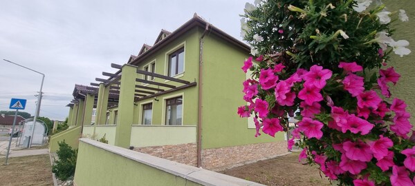 Nova cena Ponúkame vám na predaj alebo prenájom Polyfunkčnú budovu
