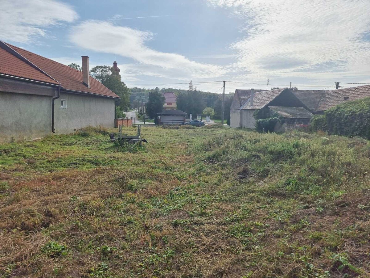 Na predaj stavebny pozemok  Vyškovce Nad Ipľom  1392m2