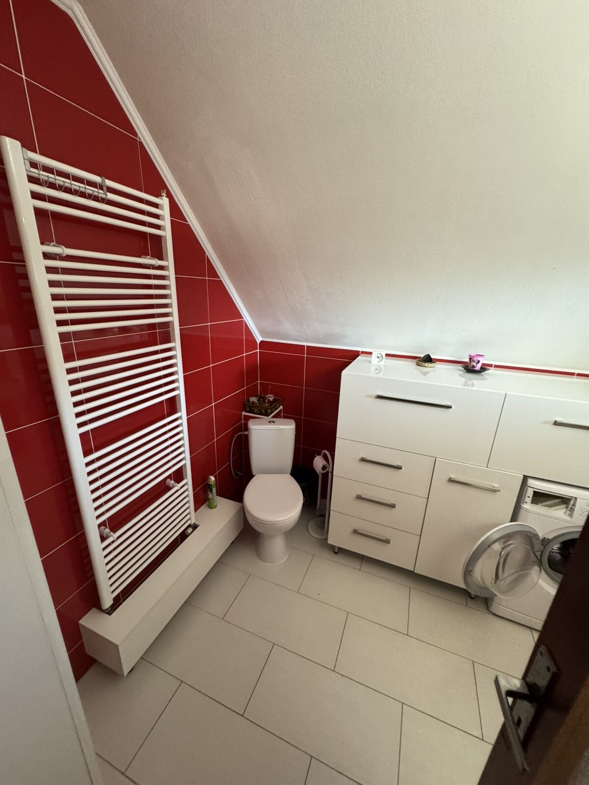 TOP PONUKA: Bezstarostné 3-podlažné rodinné bývanie — foto 11
