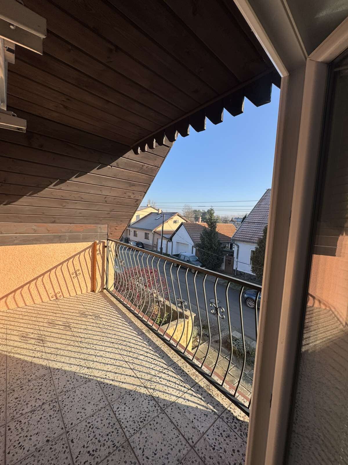 TOP PONUKA: Bezstarostné 3-podlažné rodinné bývanie — foto 12