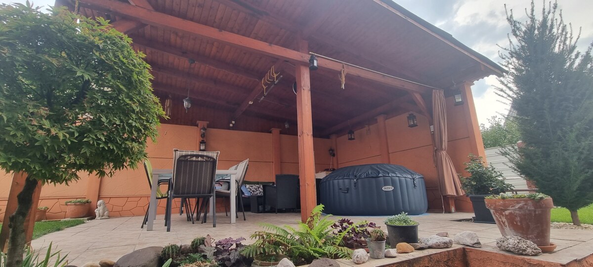 TOP PONUKA: Bezstarostné 3-podlažné rodinné bývanie — foto 4