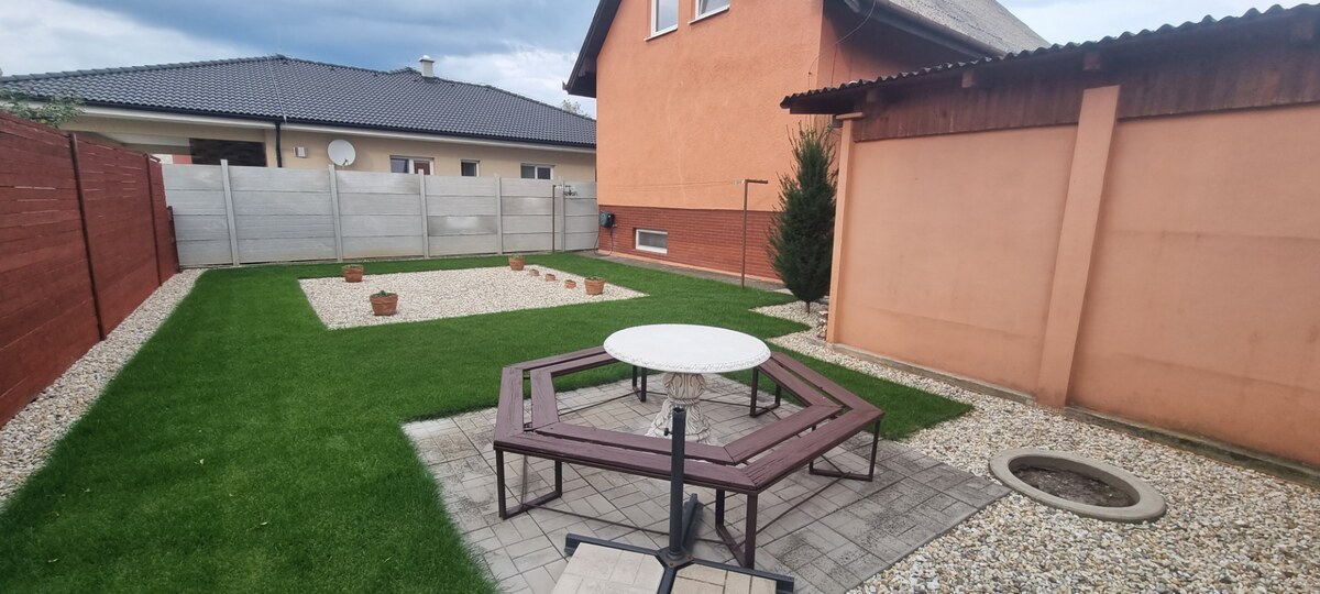 TOP PONUKA: Bezstarostné 3-podlažné rodinné bývanie — foto 5