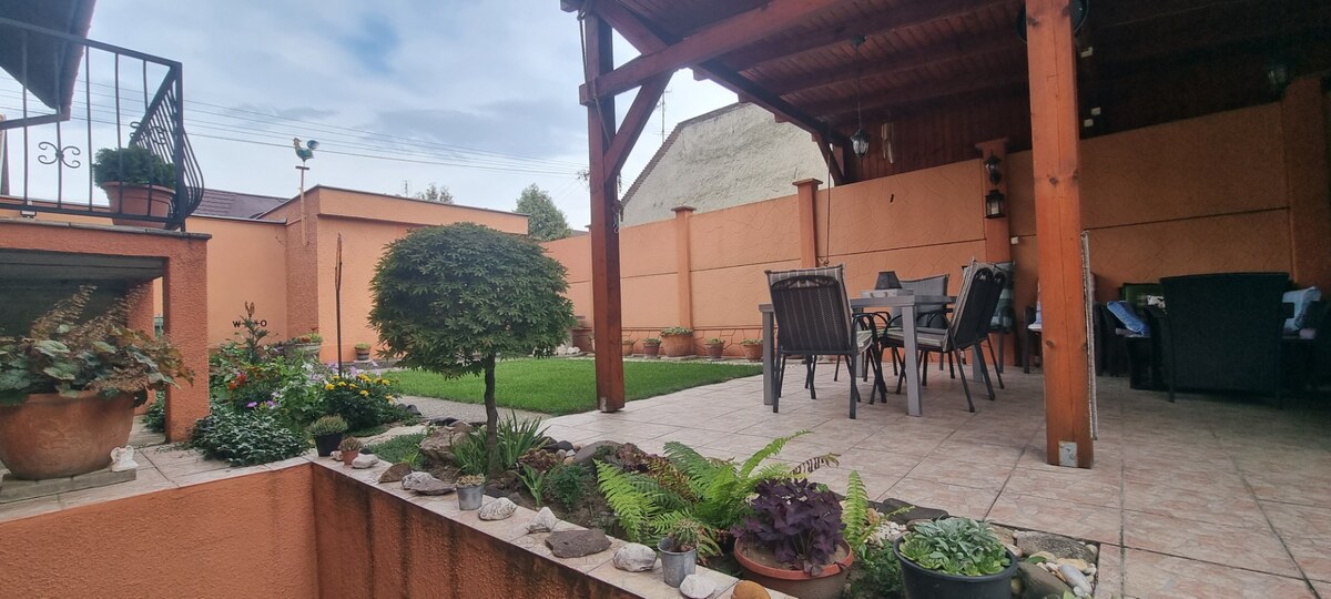 TOP PONUKA: Bezstarostné 3-podlažné rodinné bývanie — foto 6