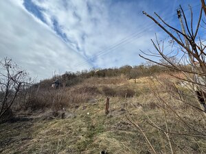 Na predaj: Rekreačný svahovitý pozemok v Šahách -11527m — foto 1