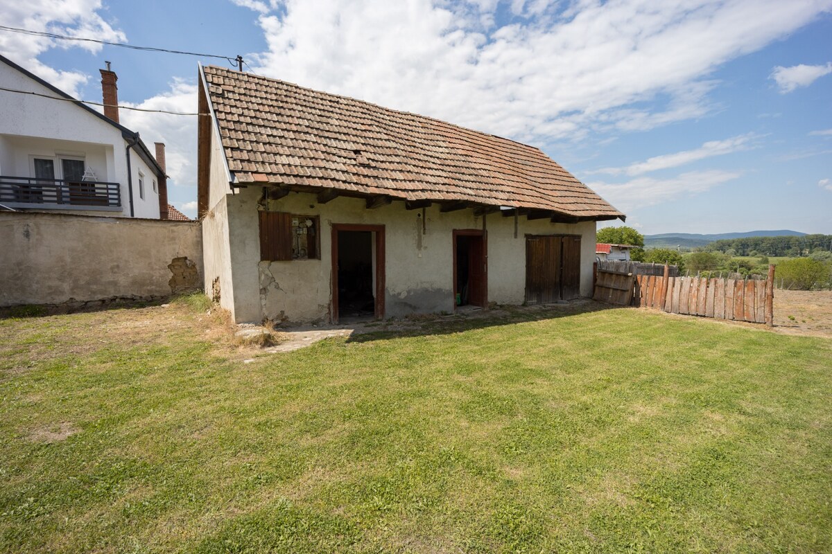 Investičná príležitosť: 2 rodinné domy s obrovským pozemkom (2734 m²) — foto 18