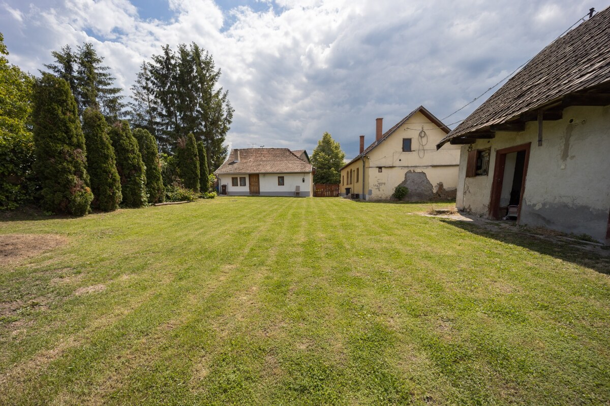 Investičná príležitosť: 2 rodinné domy s obrovským pozemkom (2734 m²) — foto 20