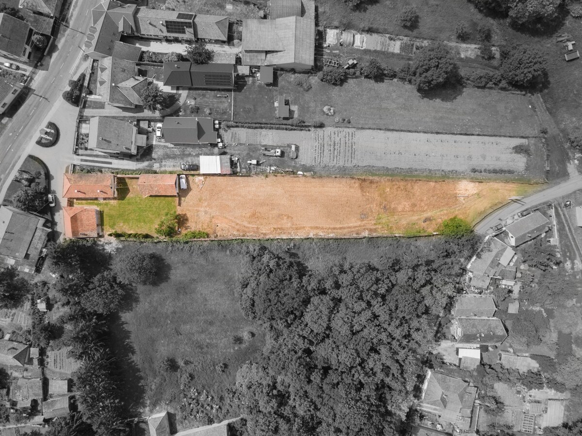 Investičná príležitosť: 2 rodinné domy s obrovským pozemkom (2734 m²) — foto 8