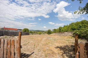 Investičná príležitosť: 2 rodinné domy s obrovským pozemkom (2734 m²) — foto 19
